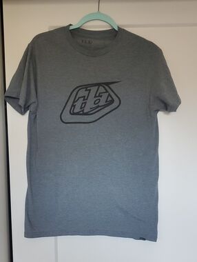 TLD Men’s Heather Gray Short-Sleeve Logo Tee